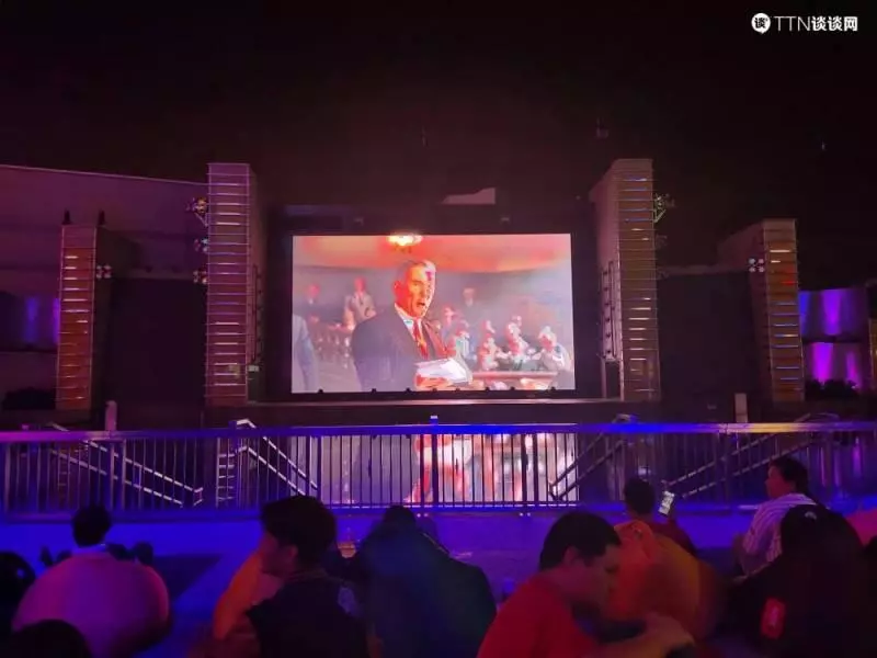 雲頂世界Starlight Carnival的必去原因!戶外觀看超驚艷噴水池秀+美食餐車多到爆!