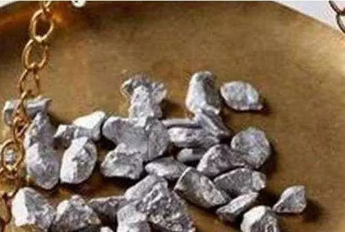 古人在酒樓吃過飯扔下銀子就走,為何不問價格,店小二也不數呢?