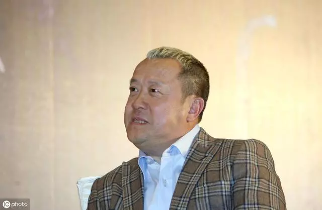 曾志偉尿酸超標,只能靠輪椅出行?原來都是「它」惹的禍