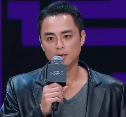 39歲明道「10個月沒戲拍」!「沒辦法再演男主角」落淚坦言「看不起自己」,趙薇聽完哽咽了!