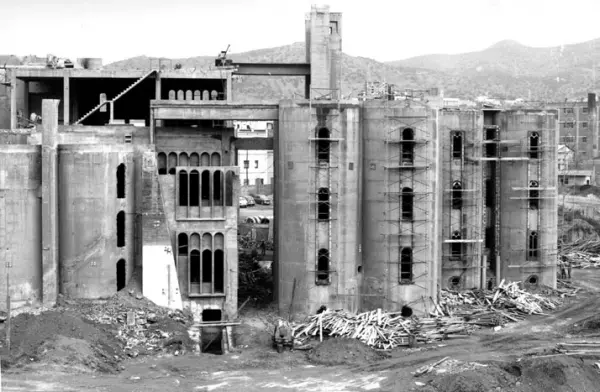 建築師買下「40年廢棄水泥廠」被大家笑 經他神手改造後「富豪都搶著買」