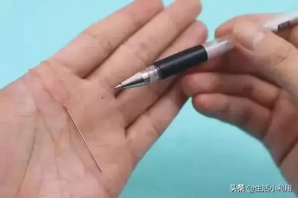 縫衣服穿針困難怎麼辦?只需一支筆,方法又快又准很實用