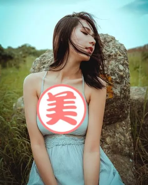 174CM「長腿辣模」黃小萱Anita不只美腿可觀,還偷藏「雙份大饅頭」也好美味!