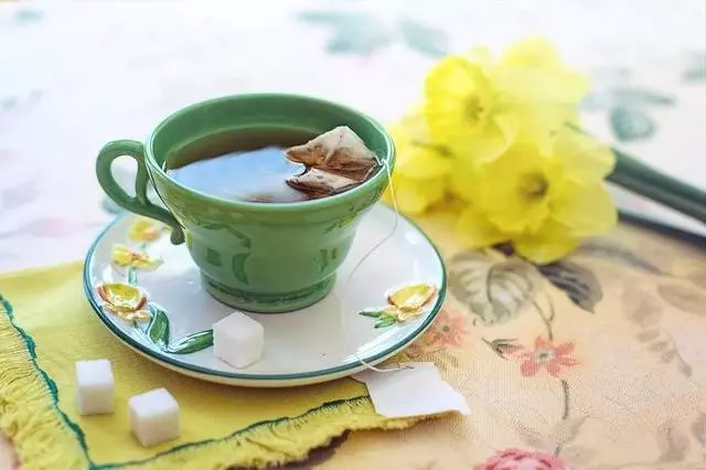喝一包這種茶,等於喝下百億微塑料顆粒,趕緊扔掉!