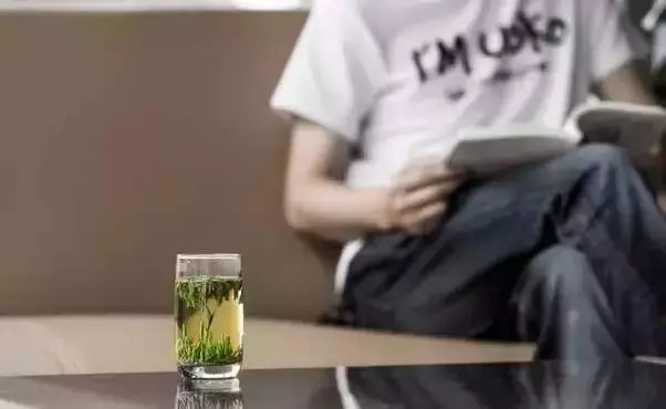 經常喝綠茶好處多多!專家:飲茶不得超過這個溫度,否則可能患癌 !