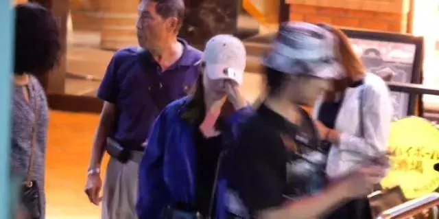 36歲陳柏霖新戀情曝光!攜緋聞女友與父母吃飯後,一起甜蜜回家 !