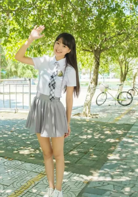 婆婆和小姑子賴我家不走,我爸來只能睡沙發,他走時的話讓我心痛
