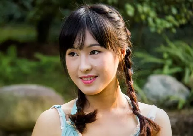 爸媽出錢給我買新房,婆婆卻裝病來住,一對耳環我看透了她的目的