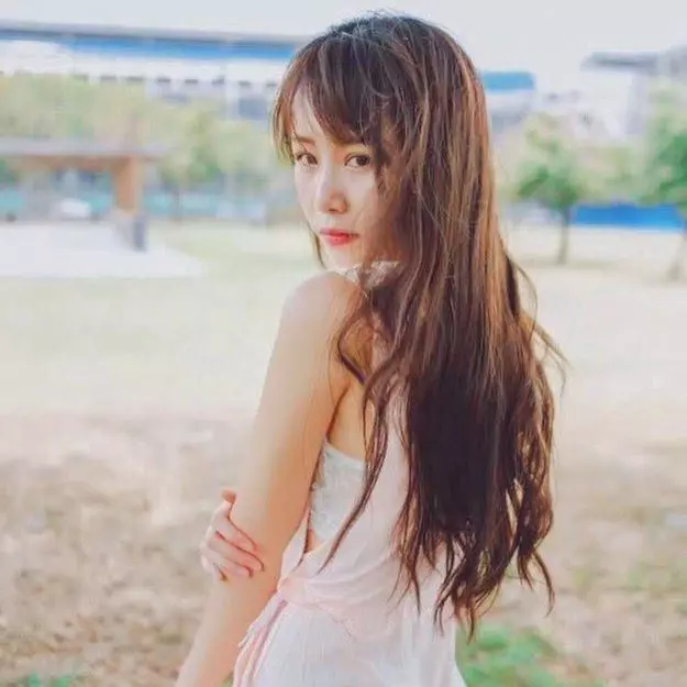 健身房拍到「短褲健身妹」!超短褲看了讓人好害羞!