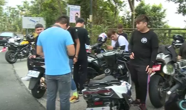 影/阿婆灣重機練車聖地 阿嬤嘆:年輕人講不聽。很傷腦筋。