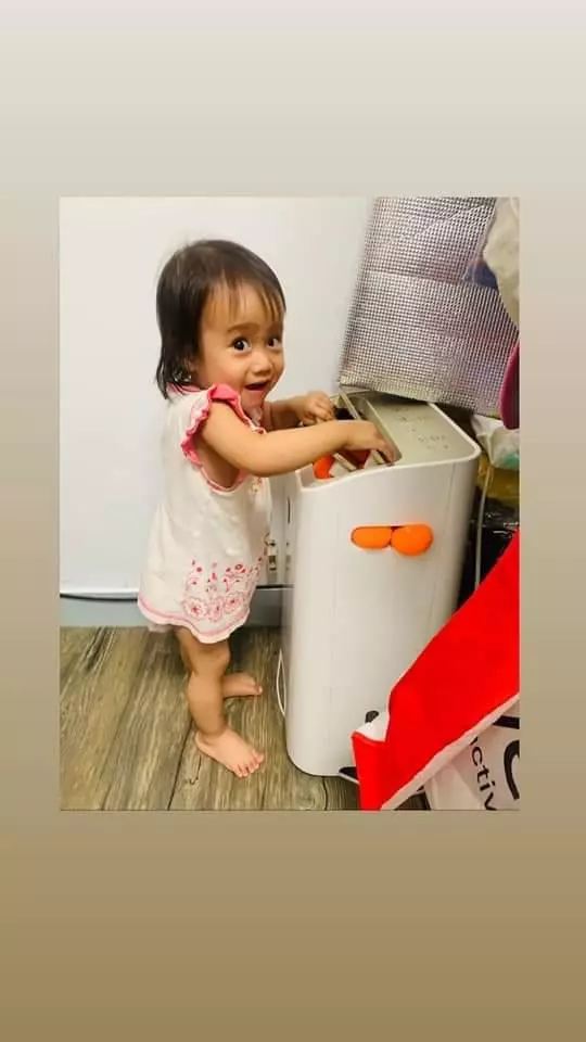 點餐加購的鮭魚卵抱枕女兒玩的不亦樂乎,但卻成為媽媽心中的慘劇,網友大笑:深呼吸!自己生的