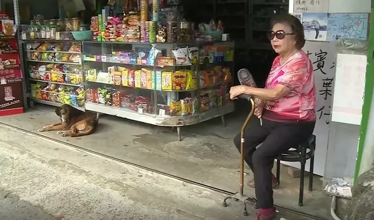 影/阿婆灣重機練車聖地 阿嬤嘆:年輕人講不聽。很傷腦筋。