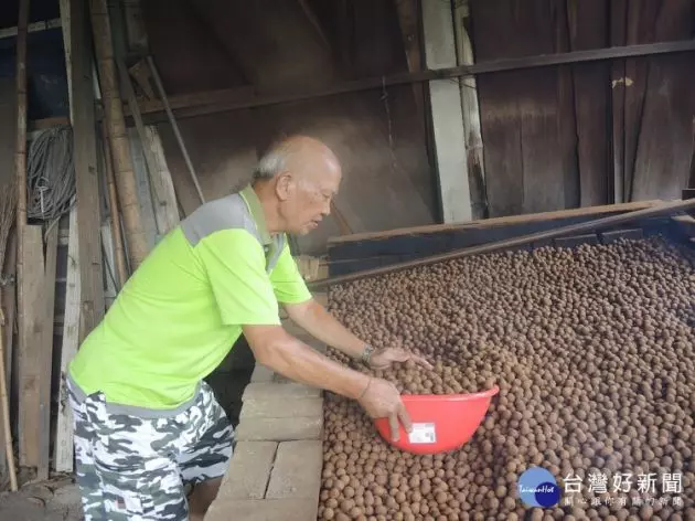 影/「流目屎的行業」一做60年 老農希望有接班人傳承