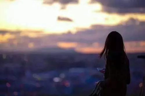 你在乎多了,久了就心痛
