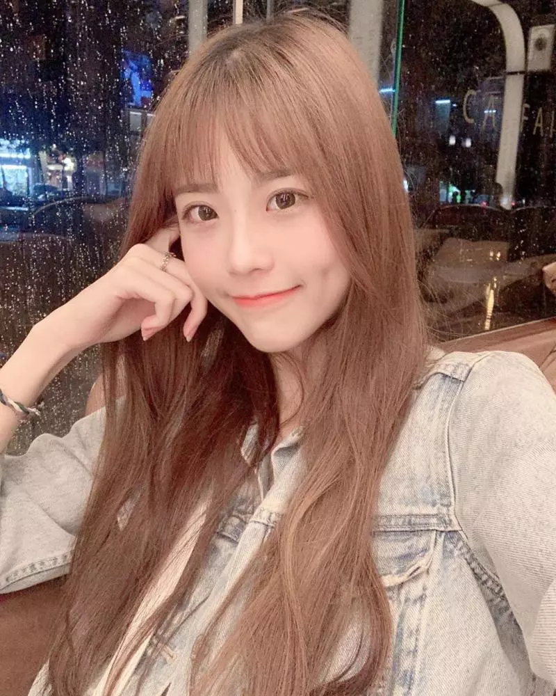 正修科大校花「李花fafa」甜美酒窩讓人戀愛,逆天長腿好美!