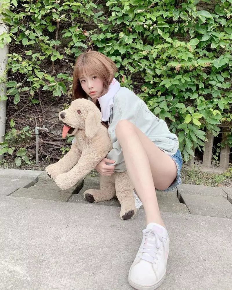 正修科大校花「李花fafa」甜美酒窩讓人戀愛,逆天長腿好美!