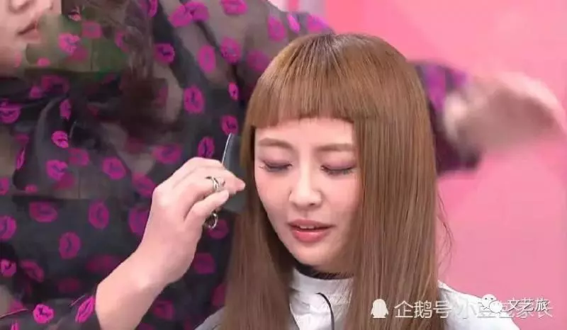 美髮師為28歲的女星賴薇如現場剪劉海,剪完劉海直接年輕10歲,太好看了!