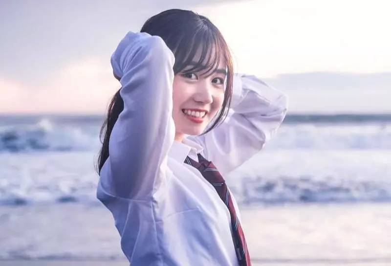 未來準工程師!通訊工程系正妹「椎葉はるか」馬尾水手服+新海誠感夕陽回眸美到不科學