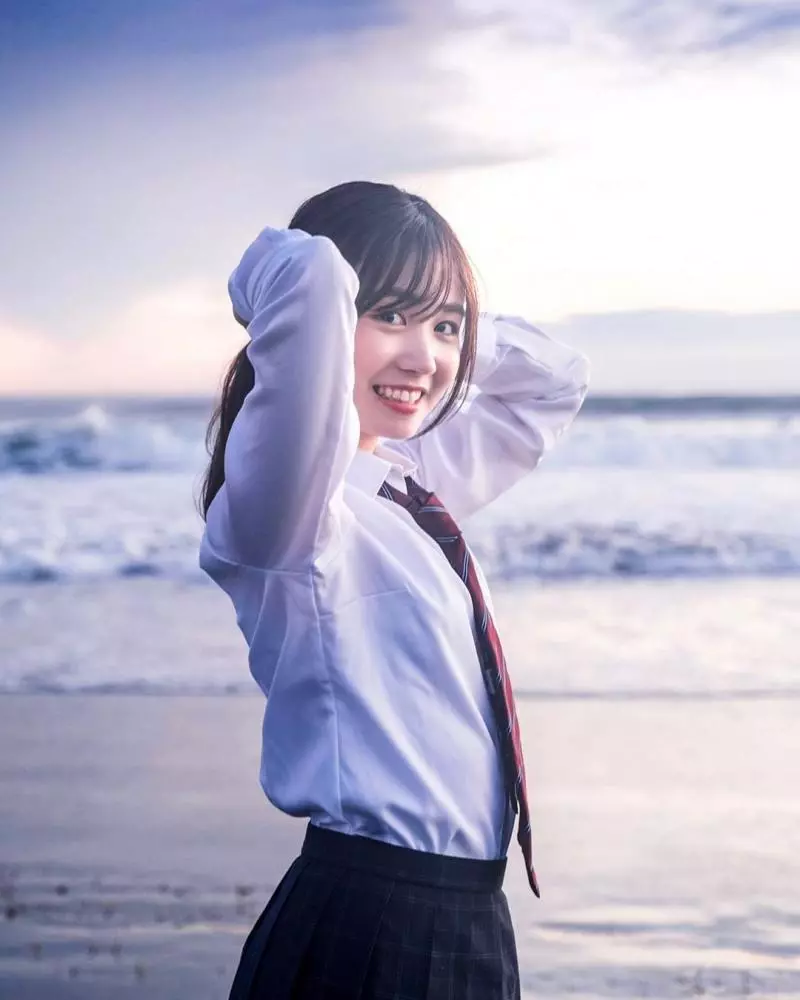 未來準工程師!通訊工程系正妹「椎葉はるか」馬尾水手服+新海誠感夕陽回眸美到不科學