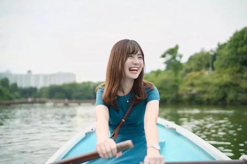 未來準工程師!通訊工程系正妹「椎葉はるか」馬尾水手服+新海誠感夕陽回眸美到不科學