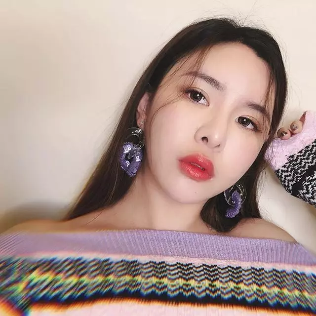 台灣妹子膽超大!。駕駛傻眼必朝聖。