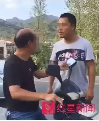 忍了20年!當街攔住國中老師怒甩「連環巴掌」逼問:你還記得我嗎?