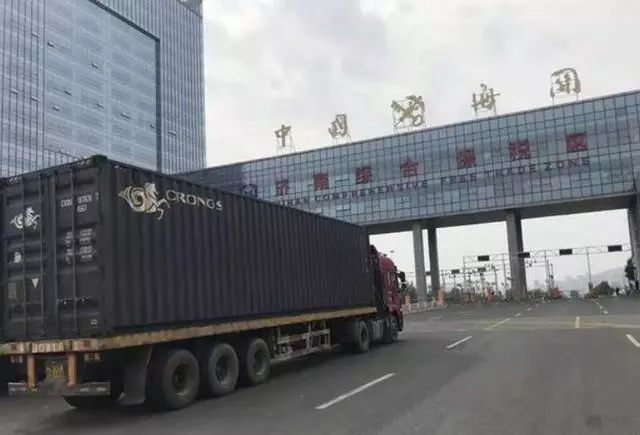 939億到手後,中俄首個農業專列抵華,16天不眠不休,千噸麵粉裝滿車廂