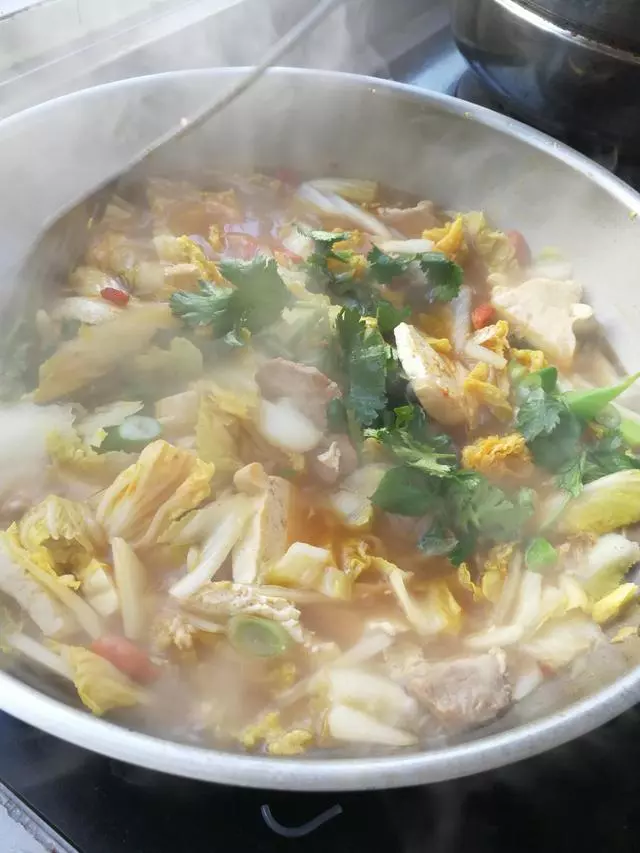 白菜燉豆腐,有人先炒白菜有人先炒豆腐都不是,這樣做鮮香入味