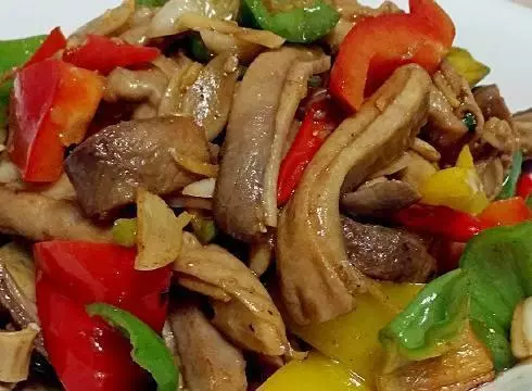老人說,多吃豬肚可以養胃有道理嗎?闢謠:油膩的動物內臟更傷胃
