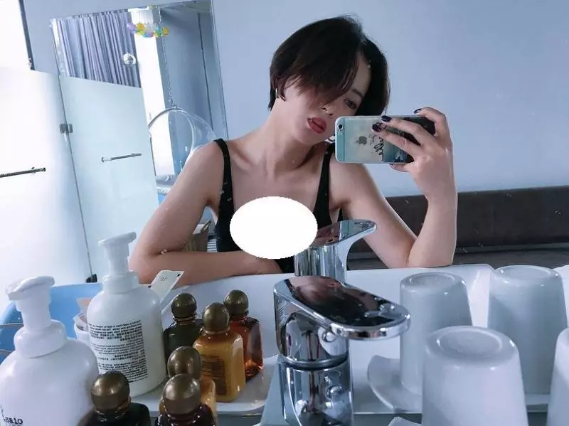 暗黑系吳謹言!嬉皮感正妹「Winnie」高冷率性電眼超殺,藏不住兇猛武器!