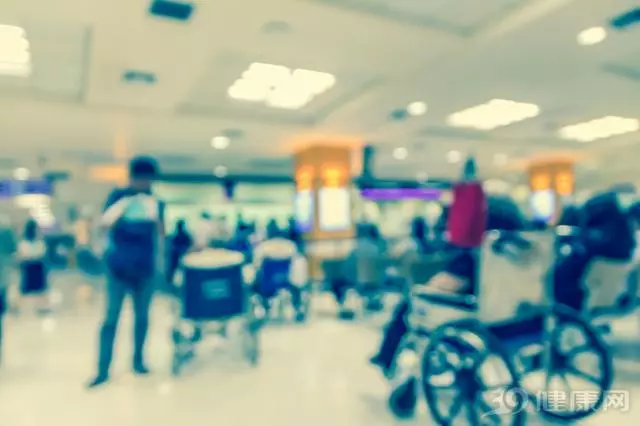 不管多晚睡,老是半夜就早醒?醫生說出3點原因