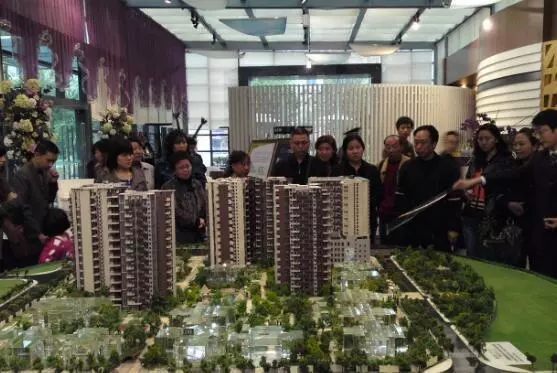 哥買房老公沒借給他錢,我賭氣鬧離婚他立馬同意,回娘家後我哭了