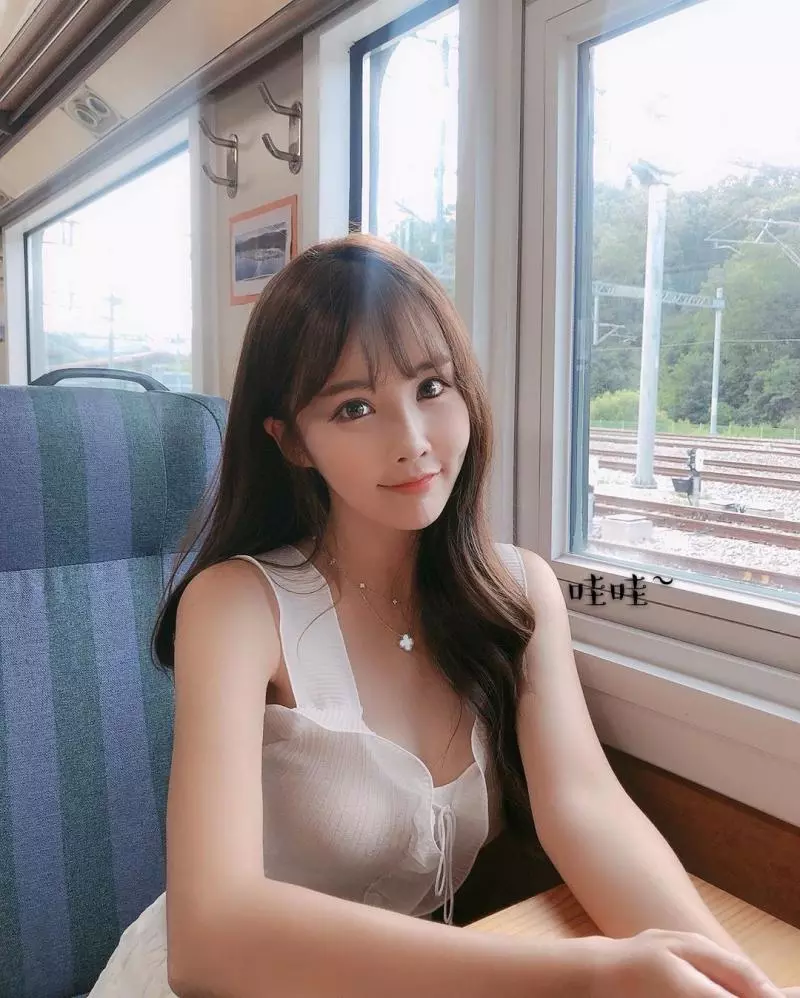 出賣我漂亮同事的IG,裡頭有太多她的美麗照片! ! !