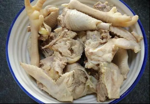 雞湯怎麼燉最好喝,「香菇紅棗雞湯」這道湯一定要多喝,遠離感冒增強免疫力!
