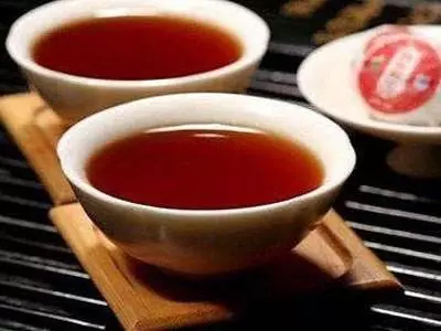 喜歡喝茶的老年人注意:喝太多濃茶,加速鈣流失、傷害腸胃和腎臟