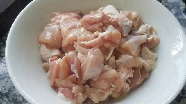 洋蔥燜雞腿,又香又好吃的一道下飯美食,做法簡單味道濃