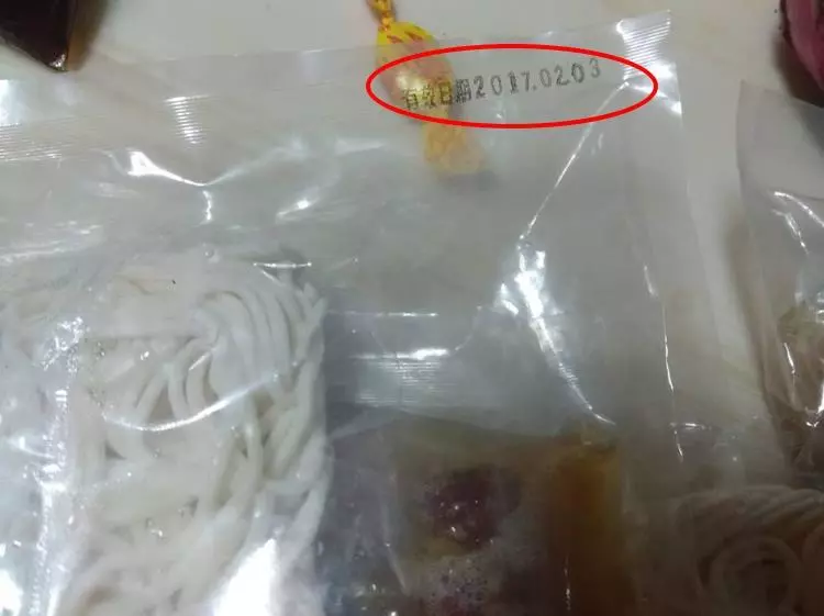 逛夜市買了兩份骰子牛居然要600元! 價錢讓她驚呆:是我吃米不知米價嗎