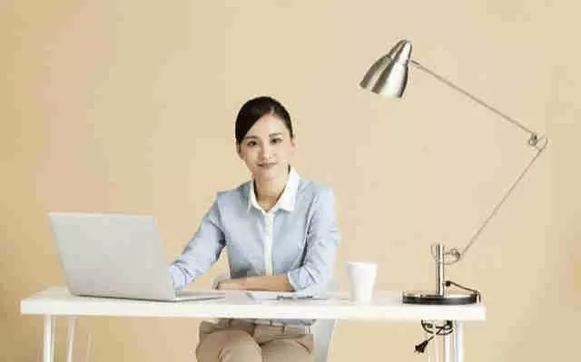 同事相親,女生點了4個菜1瓶酒,買單時同事說:別走那麼快 !