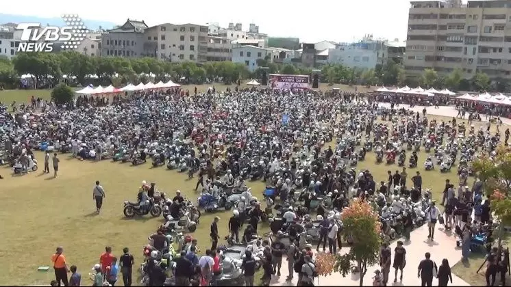 影/偉士牌大會師 父女騎羅馬假期經典款。童年回憶。