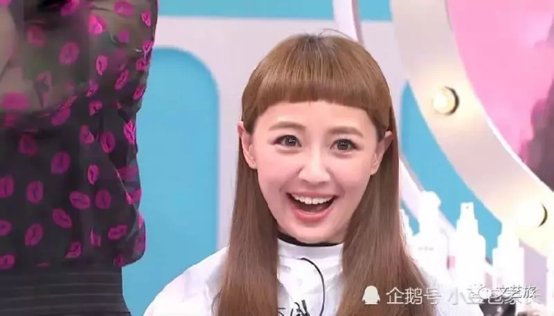 美髮師為28歲的女星賴薇如現場剪劉海,剪完劉海直接年輕10歲,太好看了!