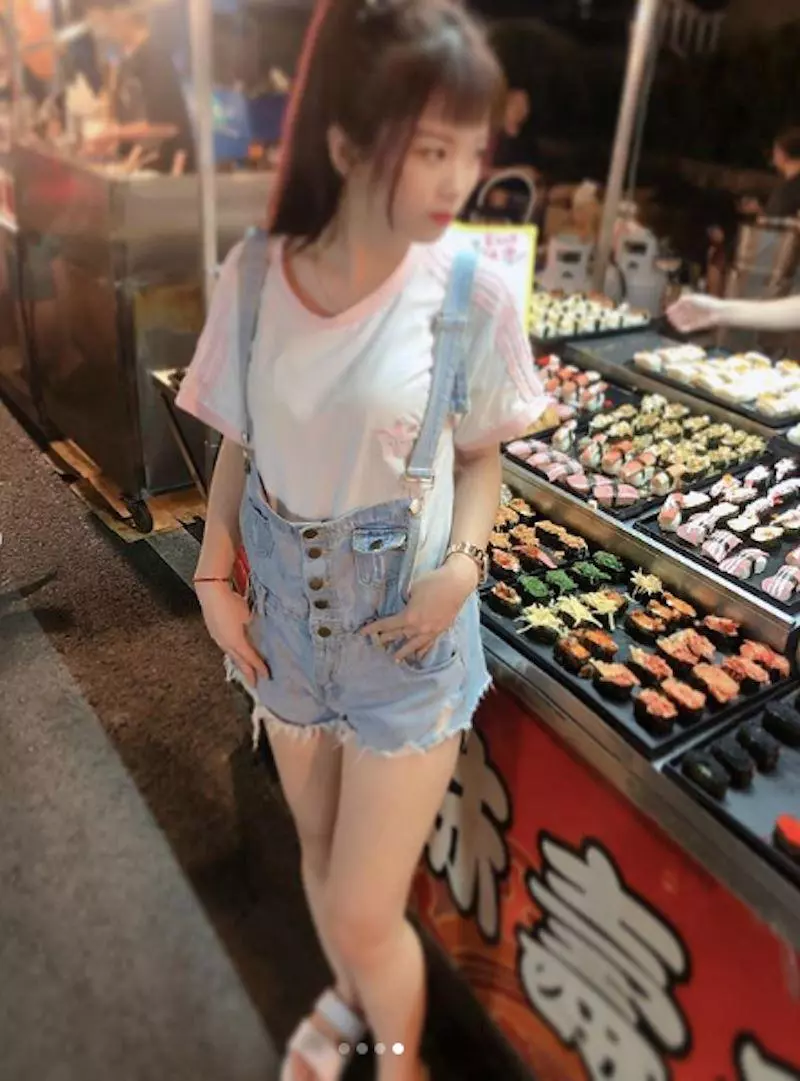 東港夜市壽司妹「彤仔」暗藏好身材,甜美可愛讓人想包下軍艦啦!