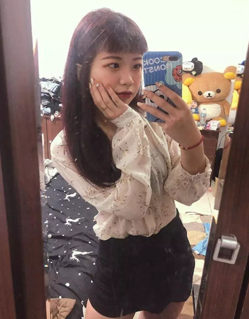 東港夜市壽司妹「彤仔」暗藏好身材,甜美可愛讓人想包下軍艦啦!