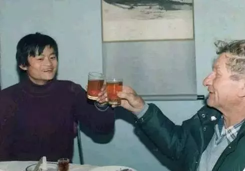 知遇之恩!32年前小男孩把「200元吃飯錢」無條件給馬雲 10年後馬雲捐贈「6億天價」報答全家