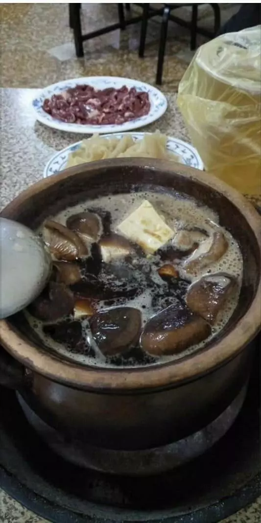 愛吃薑母鴨、羊肉爐竟被朋友酸~ 這都是中年大叔、勞工階級在吃的!