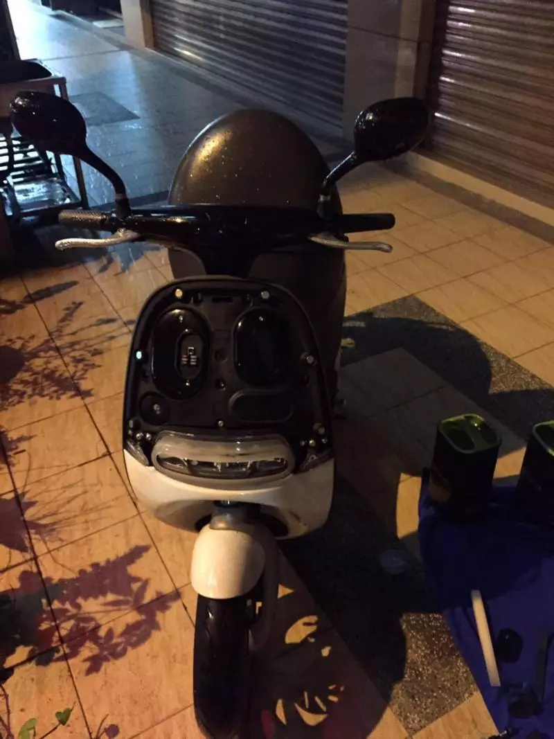 滿一年的GOGORO疑似電池爆炸,車主驚「我從未原地車倒呀!」