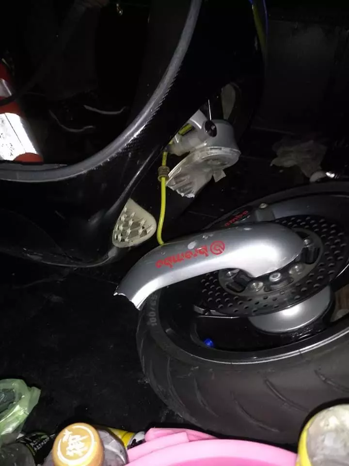 狗狗肉前搖臂無碰撞斷裂,原廠回應『車倒次數太多造成』! 車主無奈「你是認命了,還是想要訓練EQ」