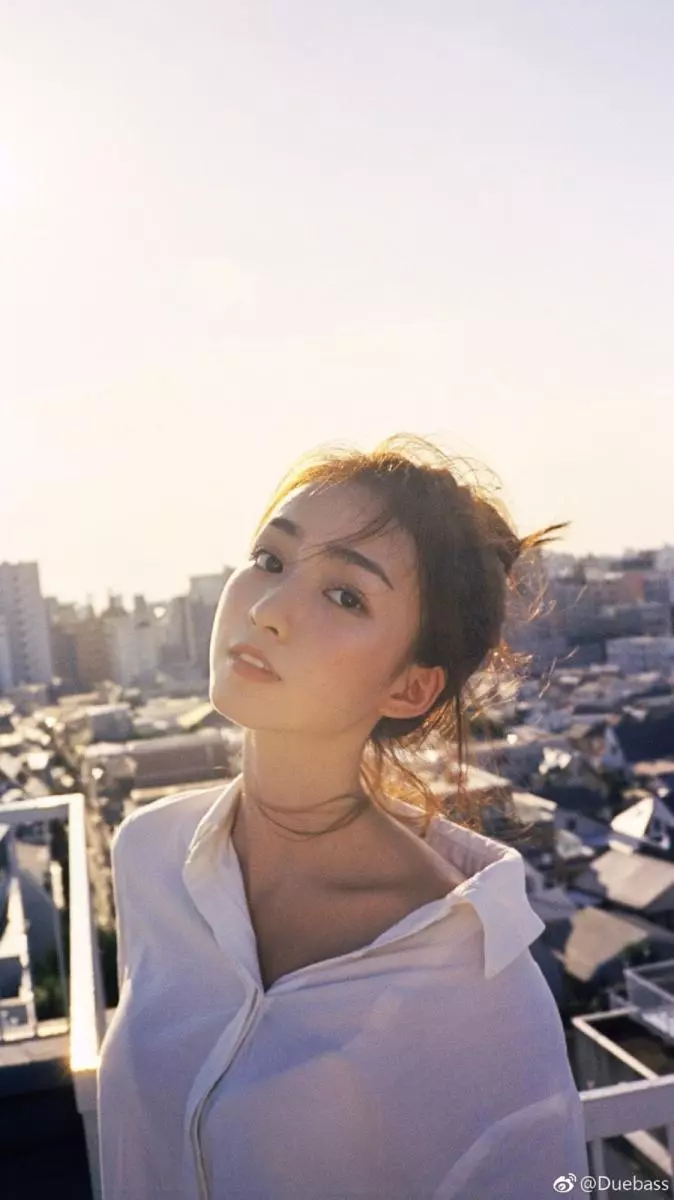 初戀系女神!22歲正妹「巴掌臉自帶仙氣」狂吸300萬粉 遭曝光「0濾鏡素顏照」網崩潰:認不出來
