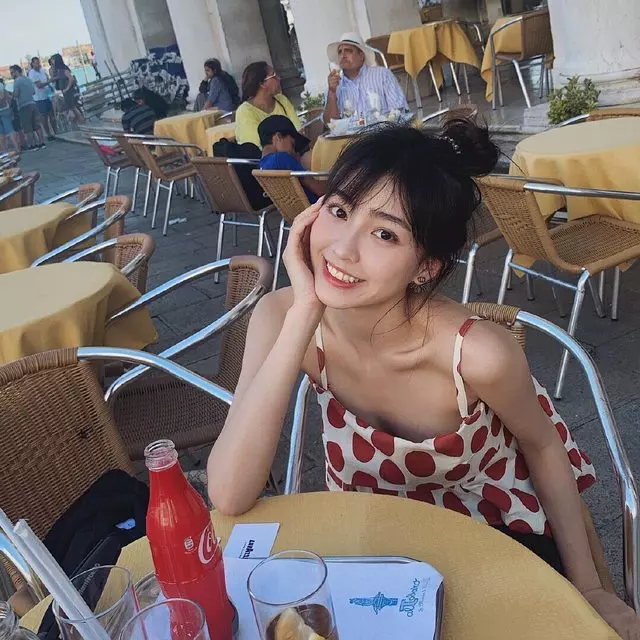 初戀系女神!22歲正妹「巴掌臉自帶仙氣」狂吸300萬粉 遭曝光「0濾鏡素顏照」網崩潰:認不出來