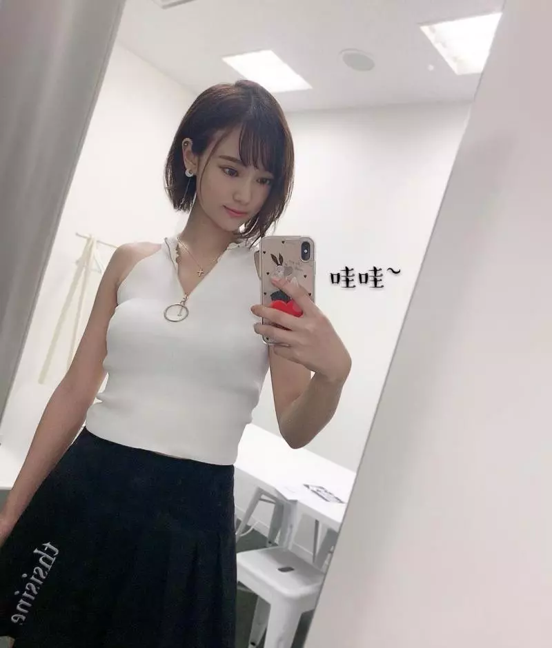 漂亮的牙醫平日都戴著囗罩,一脫下露出美貌。大家都說好驚訝~ 這也長的太美了吧!