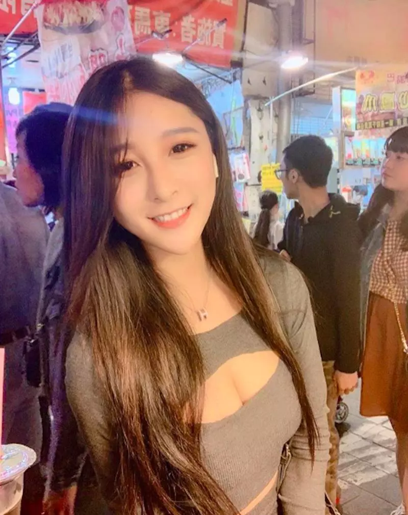 台泰混血「健身女孩」湘綾身材太惹火~「滿滿性感地帶」幾乎要衝破衣服的封鎖線啦!